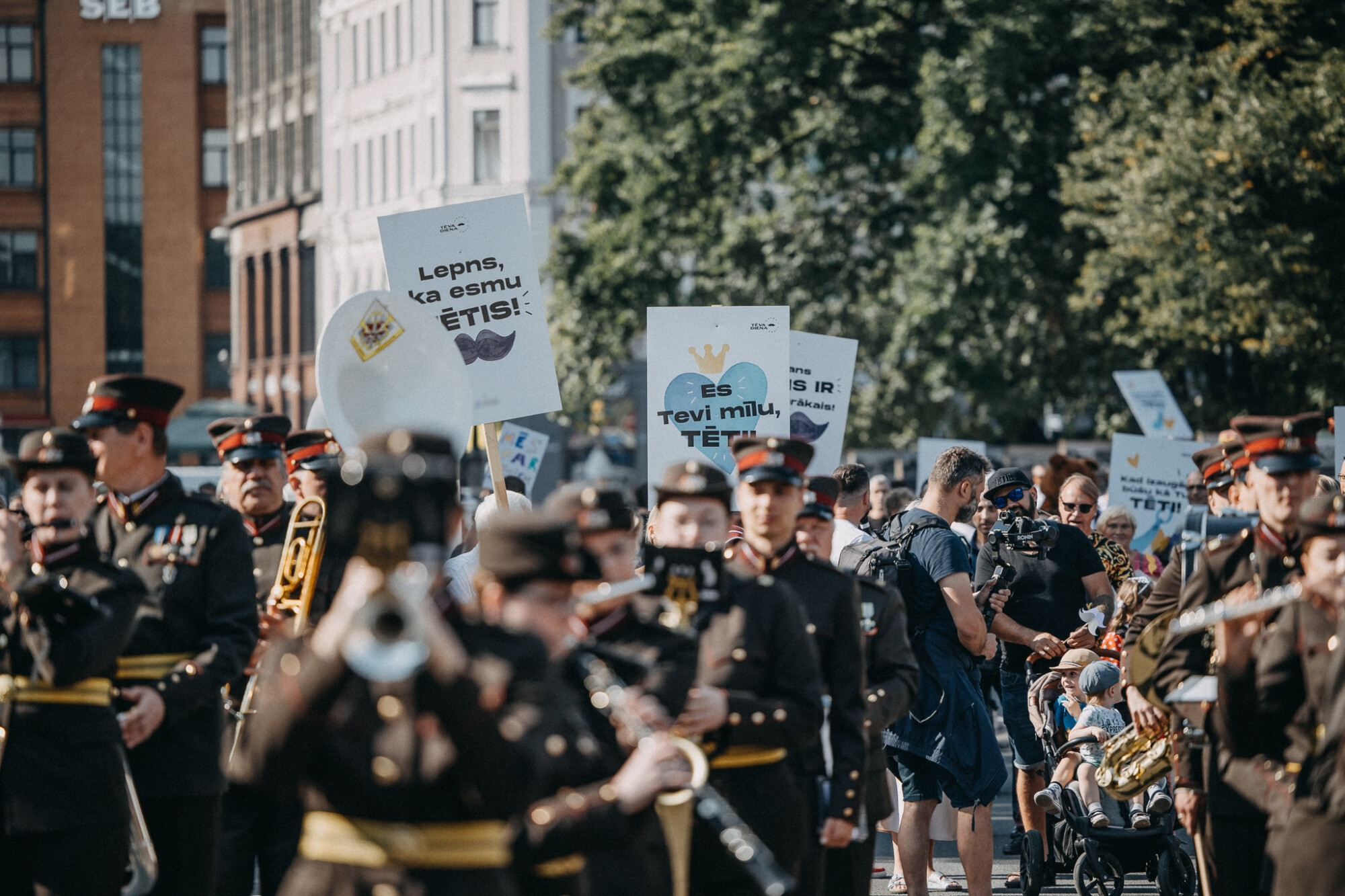 Tēva dienas gājiens un festivāls, ko rīko “Vecāku organizācija mammām un tētiem”, šogad notiks svētdien, 14. septembrī.