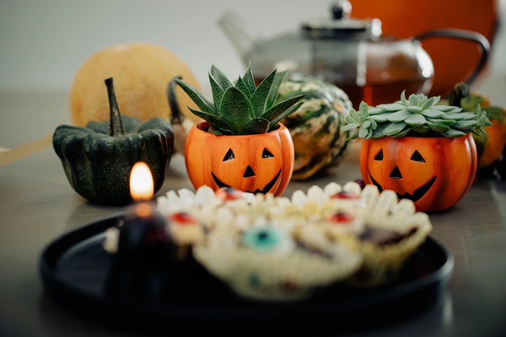 Dekorēšanas padomi Halovīna galdam.