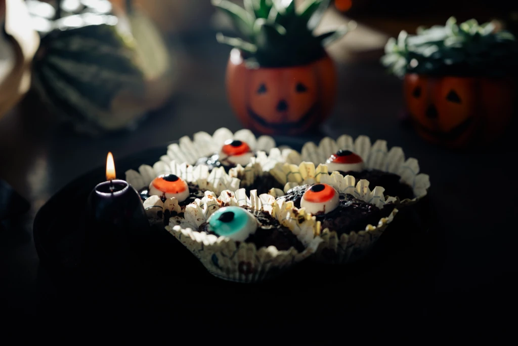 Dekorēšanas padomi Halovīna galdam.