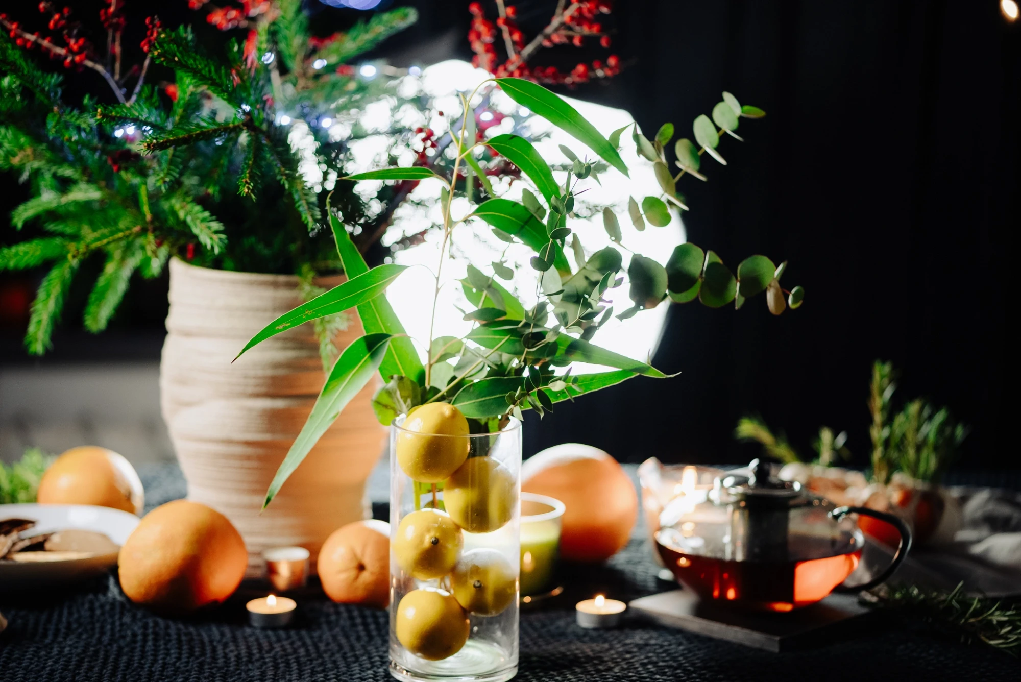 Kā no dabīgiem materiāliem pagatavot ziemai raksturīgas istabas smaržas.