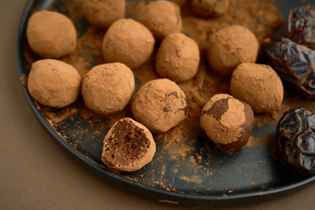 Šokolādes trifeļu konfektes no turku zirņiem