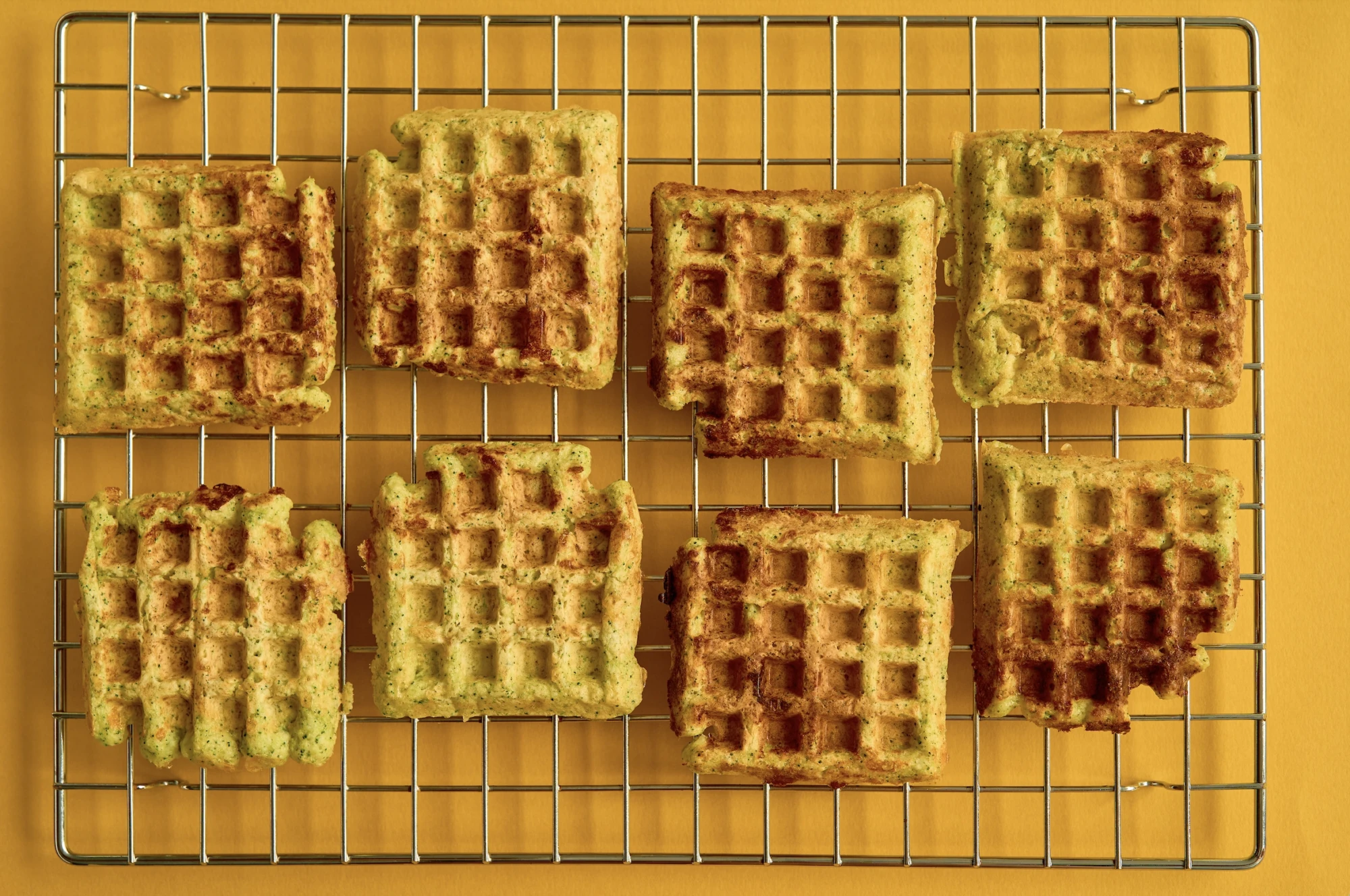 Vai mazam bērnam ēdienu gatavot atsevišķi vai ēst pie kopējā galda?