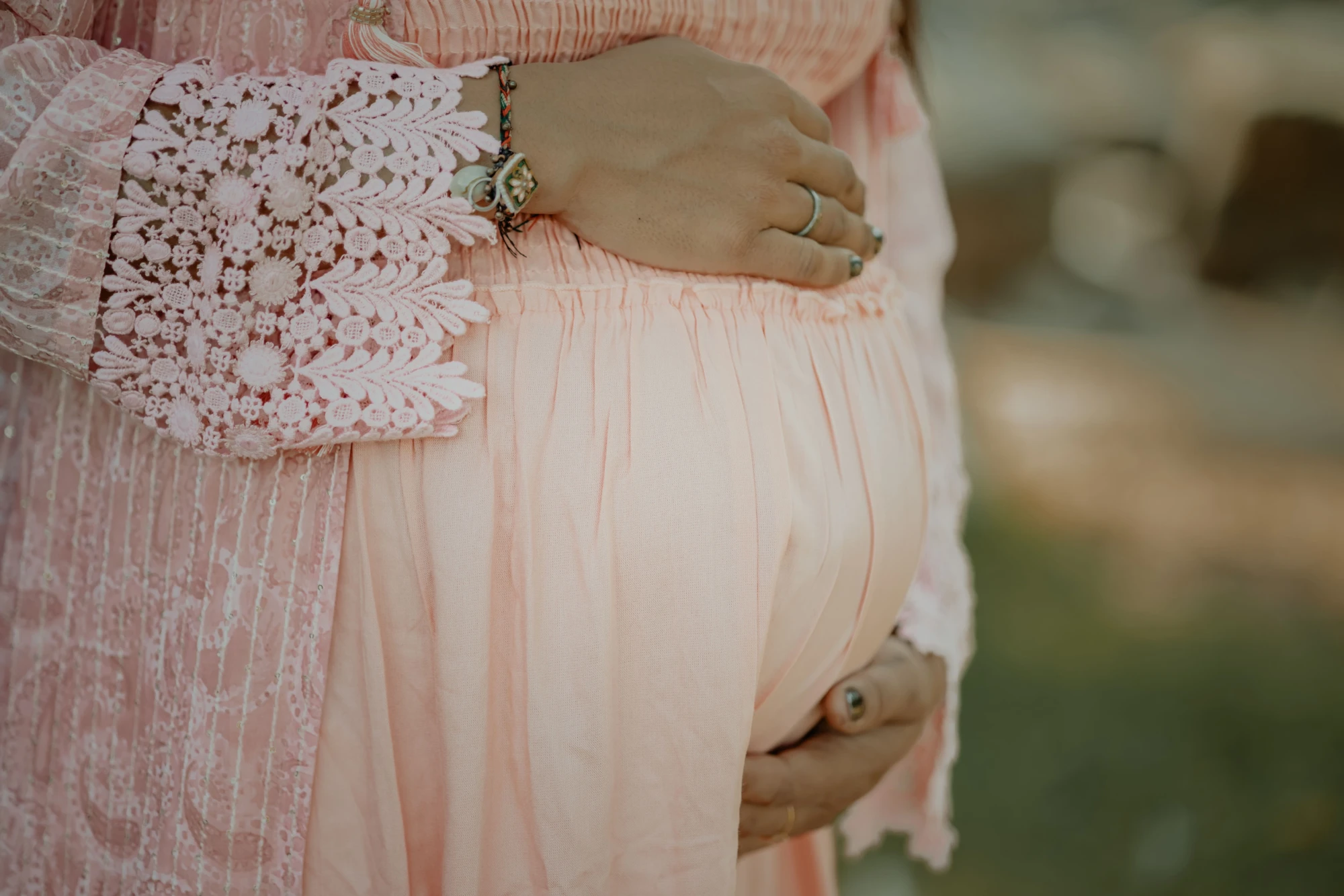Mamma un tētis gatavojas dzemdībām: augusta mierā un pārliecībā pretī jaunajam sākumam